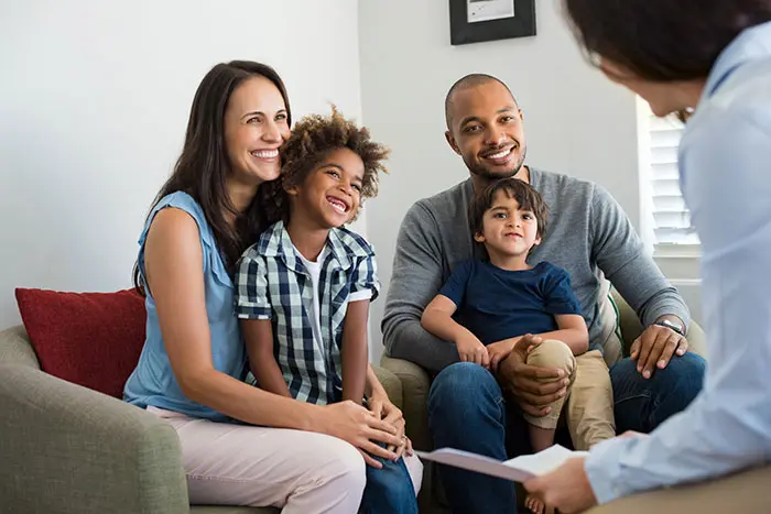 family-meeting-with-doctor